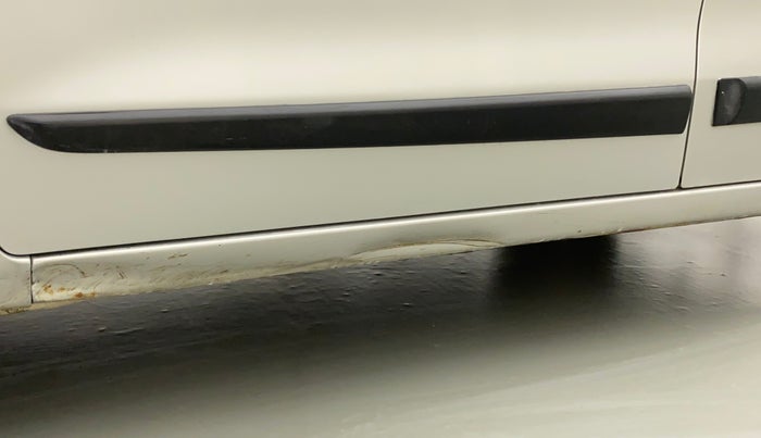 2014 Maruti Wagon R 1.0 VXI, Petrol, Manual, 72,025 km, Left running board - Minor scratches