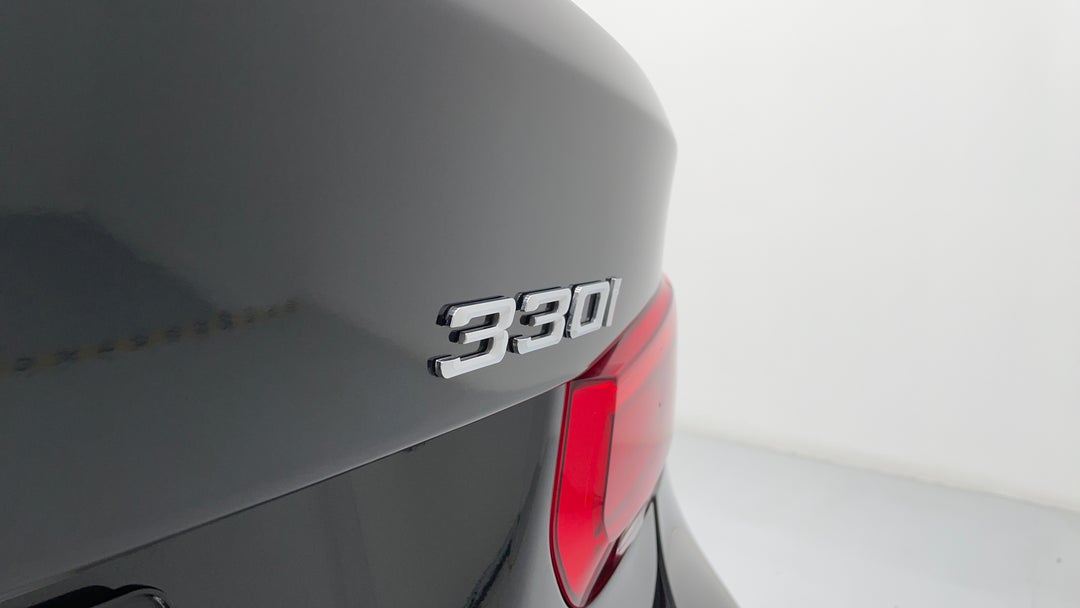 Badge (Boot Right Side)
