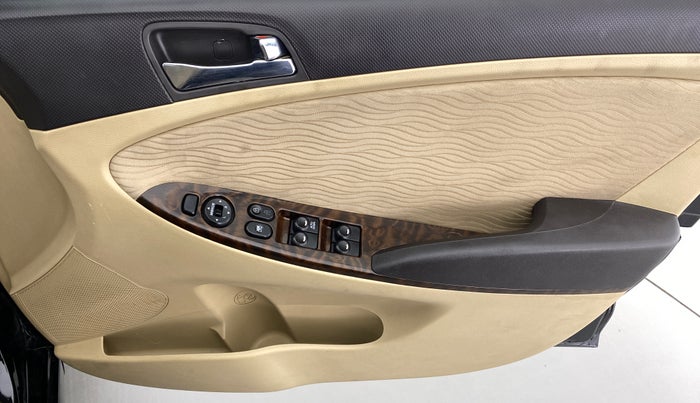 2013 Hyundai Verna FLUIDIC 1.6 SX VTVT, Petrol, Manual, 73,632 km, Driver Side Door Panels Control