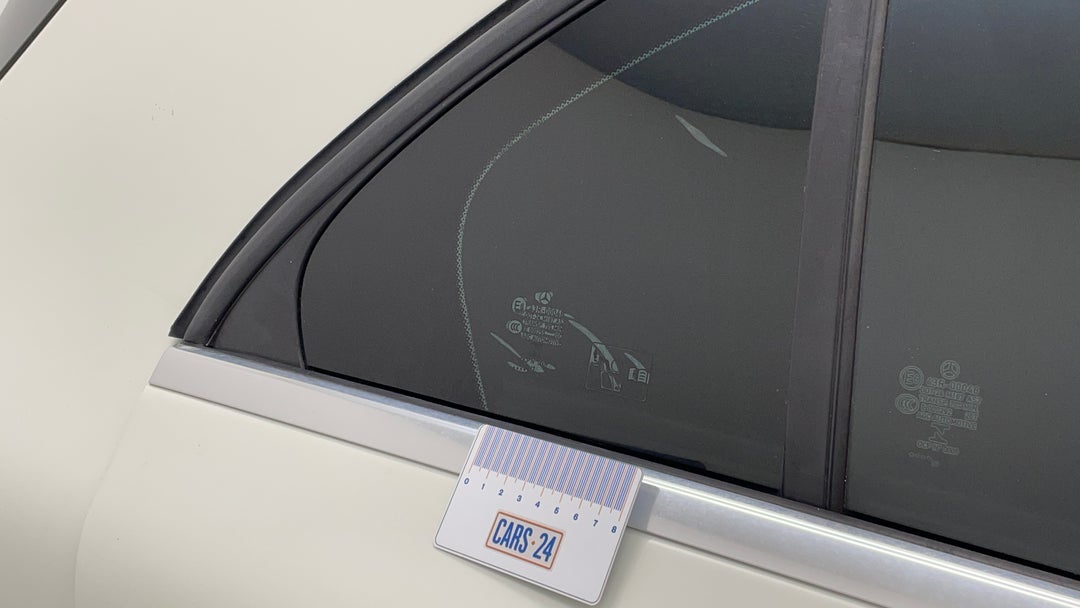 Window Glass Rear RHS Tinting bubbling