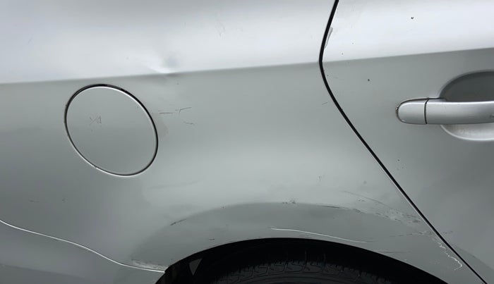 2010 Volkswagen Vento HIGHLINE 1.6 MPI, Petrol, Manual, 1,21,832 km, Right quarter panel - Minor scratches