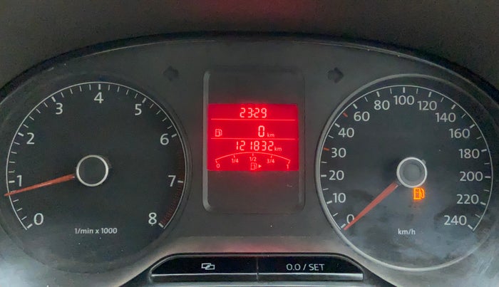 2010 Volkswagen Vento HIGHLINE 1.6 MPI, Petrol, Manual, 1,21,832 km, Odometer Image