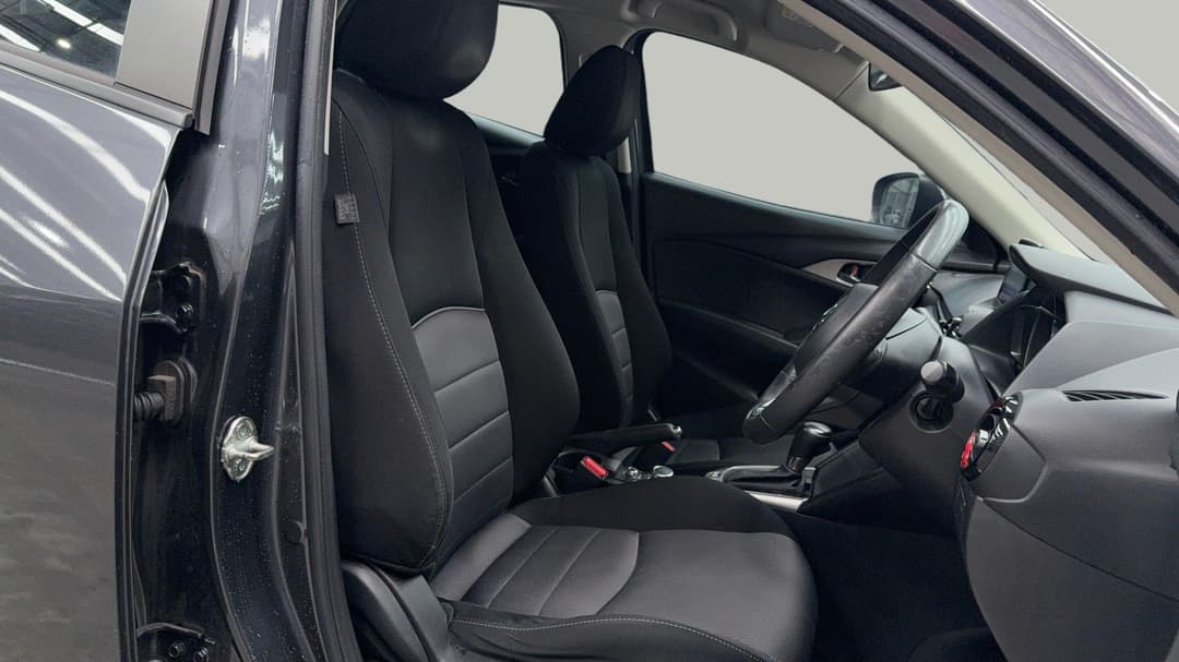 2018 Mazda CX-3 Maxx (FWD), Automatic, 114517 km, Right Side Front Door Cabin View