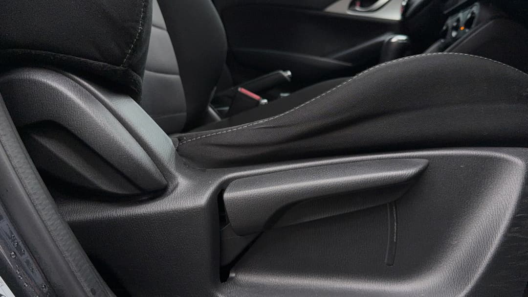 2018 Mazda CX-3 Maxx (FWD), Automatic, 114517 km, Drivers Side Adjustment Panel