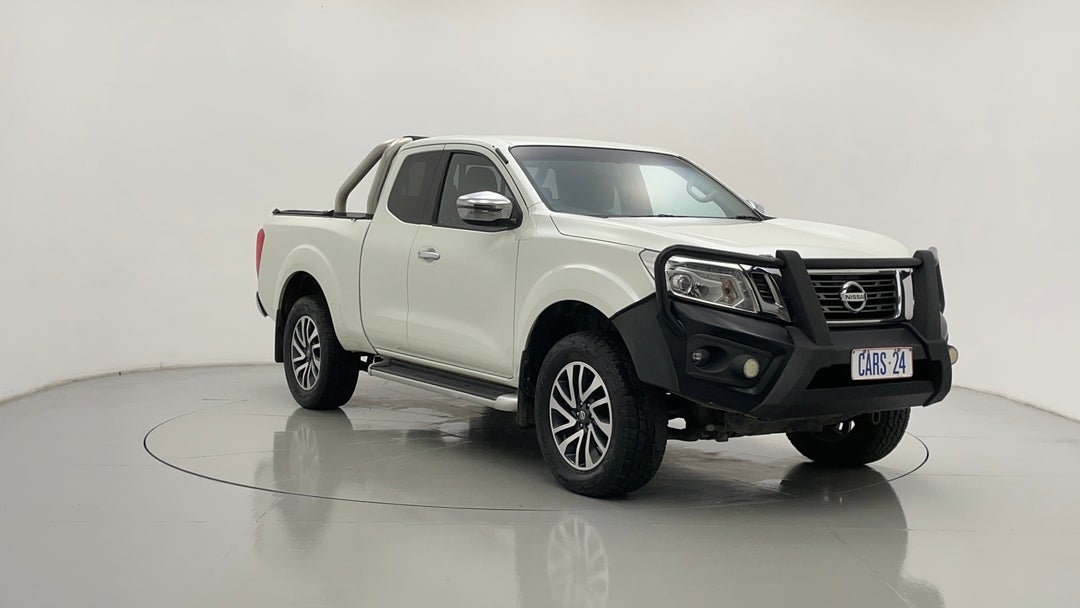 2016 Nissan Navara St-x (4x4), Automatic, 121451 km, Right Front Diagonal (45- Degree) View