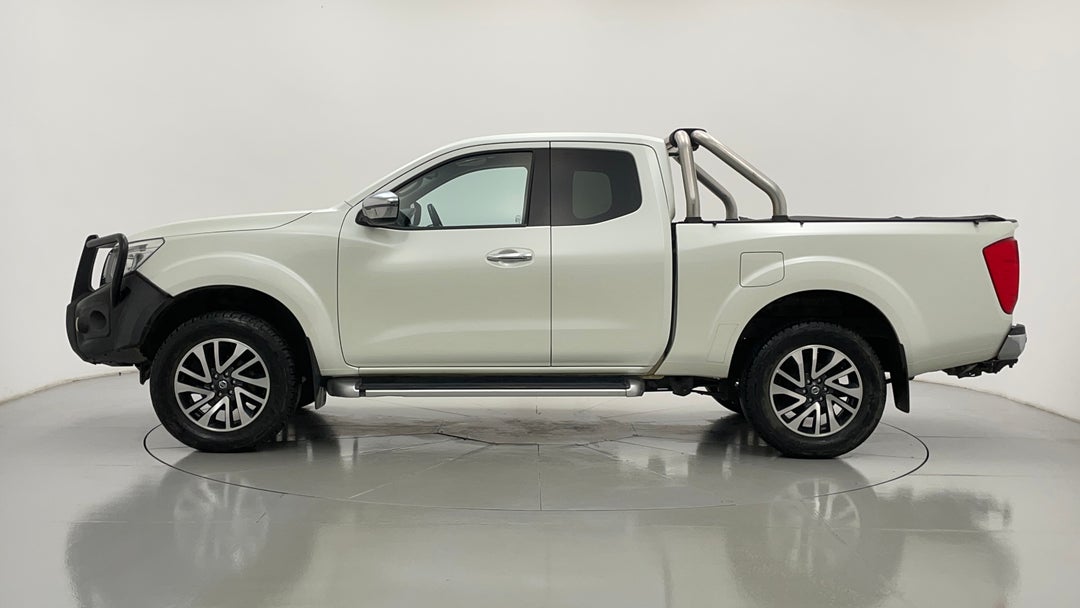 2016 Nissan Navara St-x (4x4), Automatic, 121451 km, Left Side View