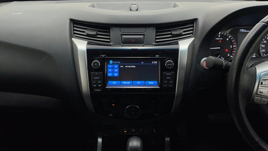 2016 Nissan Navara St-x (4x4), Automatic, 121451 km, Center Console