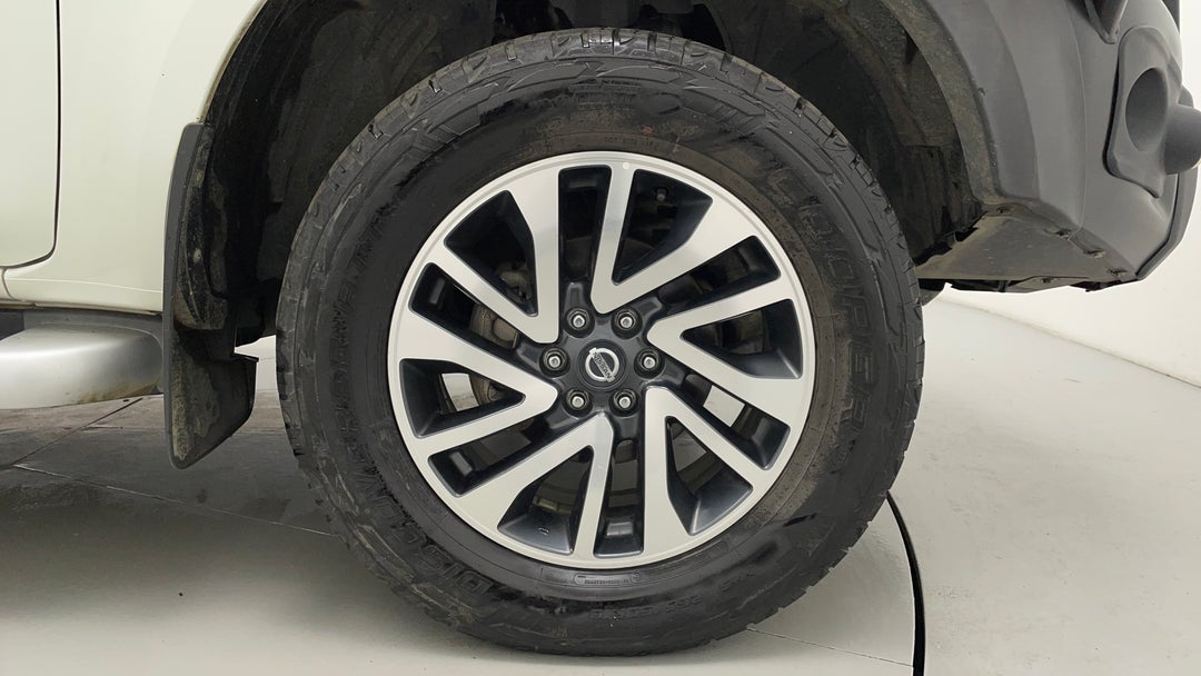 2016 Nissan Navara St-x (4x4), Automatic, 121451 km, Right Front Wheel