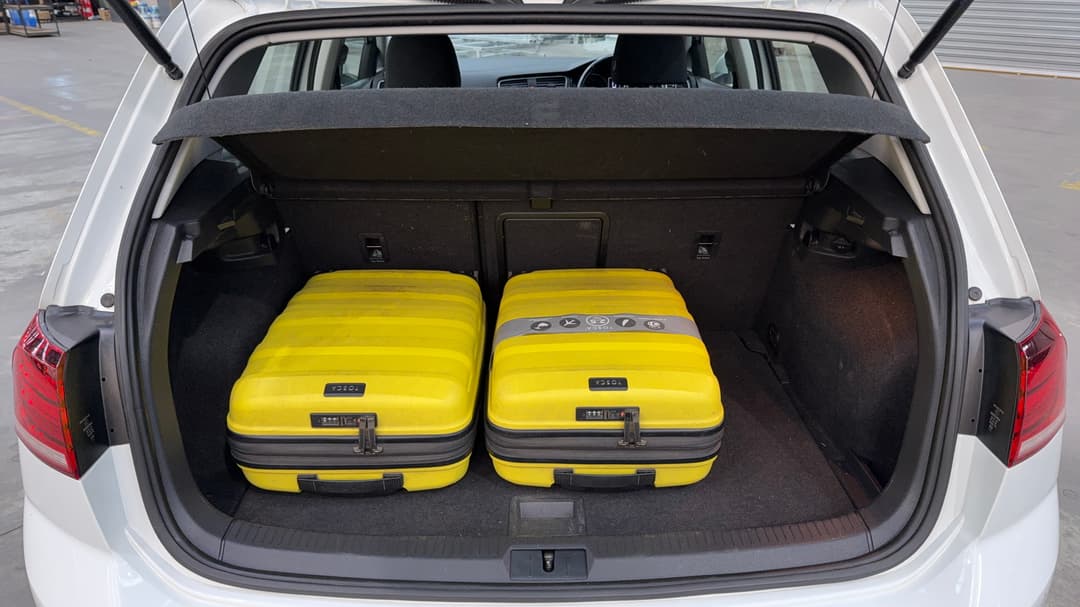 2018 Volkswagen Golf 110 Tsi Comfortline, Automatic, 100413 km, Boot Inside View with Luggage