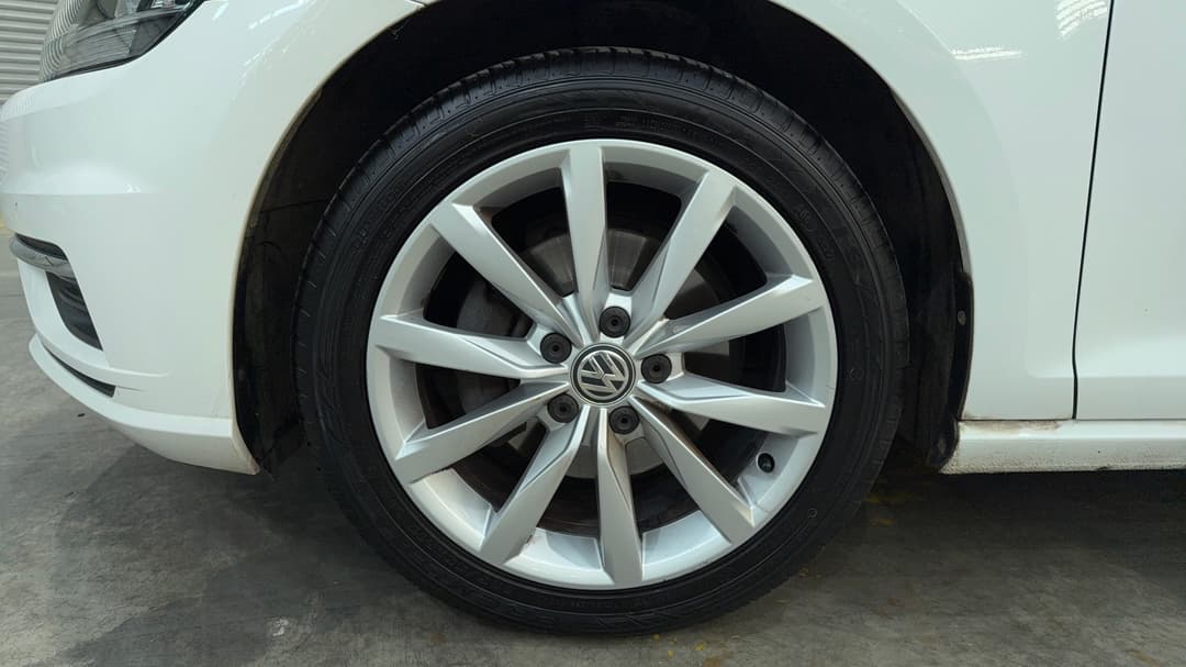 2018 Volkswagen Golf 110 Tsi Comfortline, Automatic, 100413 km, Left Front Wheel