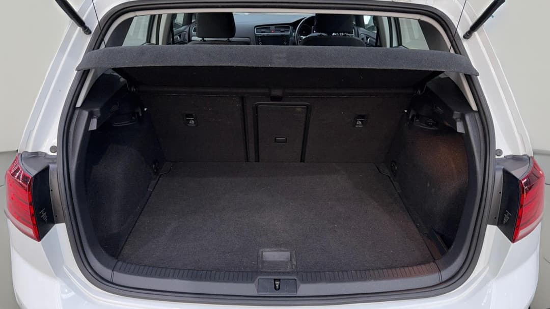 2018 Volkswagen Golf 110 Tsi Comfortline, Automatic, 100413 km, Boot Inside View