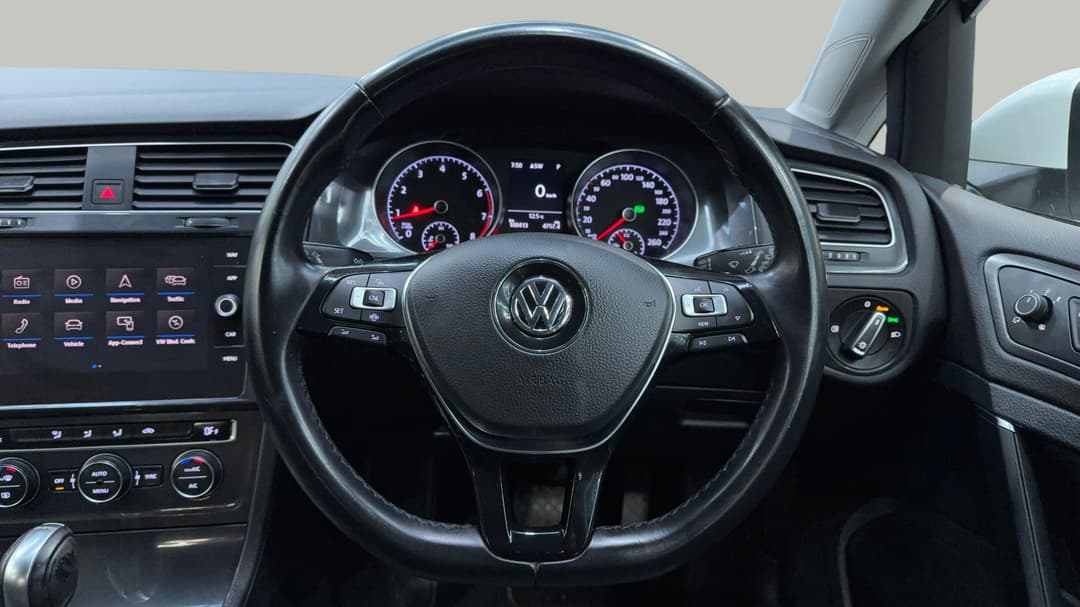 2018 Volkswagen Golf 110 Tsi Comfortline, Automatic, 100413 km, Steering Wheel Close-up
