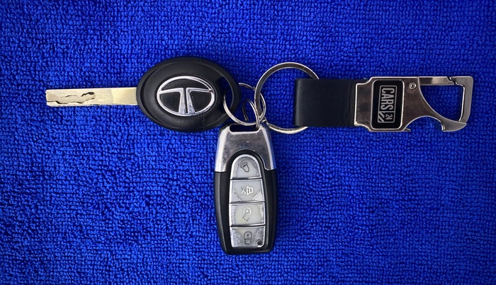 2021 Tata Tiago XE 1.2 REVOTRON, Petrol, Manual, 9,789 km, Key Close Up