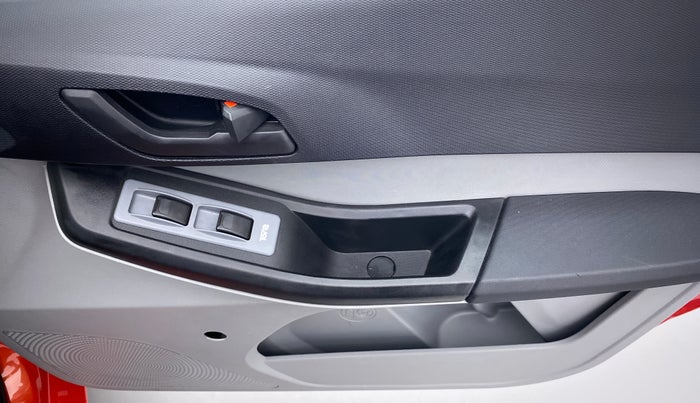 2021 Tata Tiago XE 1.2 REVOTRON, Petrol, Manual, 9,789 km, Driver Side Door Panels Control
