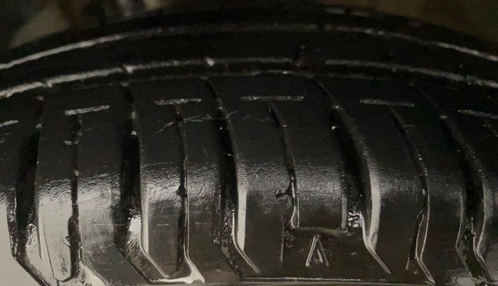 2017 Maruti Dzire VXI, Petrol, Manual, 9,915 km, Left Front Tyre Tread