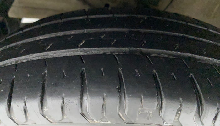 2017 Maruti Dzire VXI, Petrol, Manual, 55,255 km, Left Front Tyre Tread