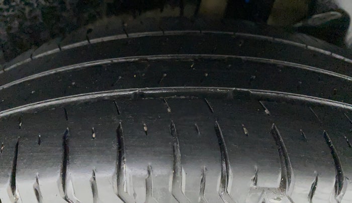 2017 Maruti Dzire VXI, Petrol, Manual, 55,255 km, Left Rear Tyre Tread