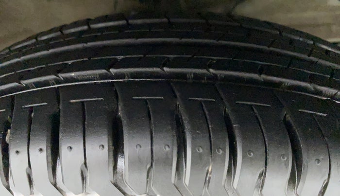 2017 Maruti Dzire VXI, Petrol, Manual, 55,255 km, Right Front Tyre Tread