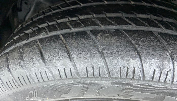 2017 Maruti Ertiga VXI ABS, Petrol, Manual, 68,104 km, Left Front Tyre Tread