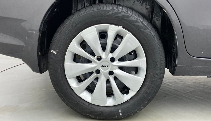 2017 Maruti Ertiga VXI ABS, Petrol, Manual, 68,104 km, Right Rear Wheel