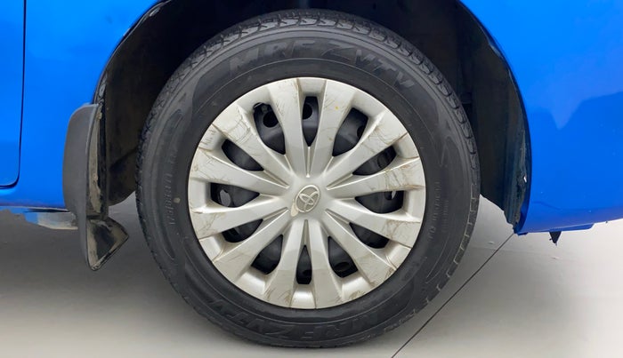 2013 Toyota Etios Liva G, Petrol, Manual, 51,778 km, Right Front Wheel
