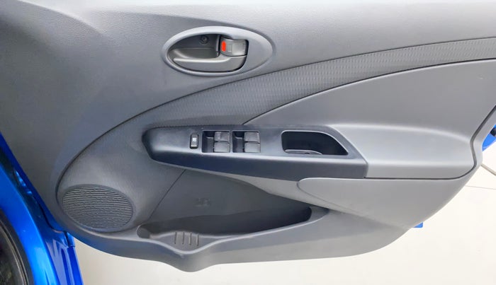 2013 Toyota Etios Liva G, Petrol, Manual, 51,778 km, Driver Side Door Panels Control