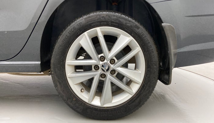 2017 Skoda Rapid STYLE 1.5 TDI, Diesel, Manual, 1,15,276 km, Left Rear Wheel