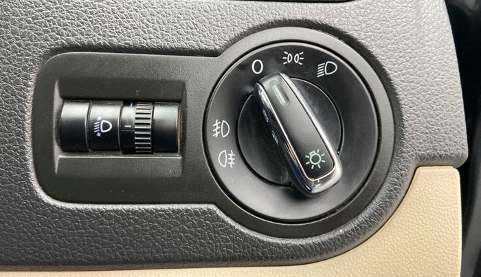 2017 Skoda Rapid STYLE 1.5 TDI, Diesel, Manual, 1,15,276 km, Dashboard - Headlight height adjustment not working