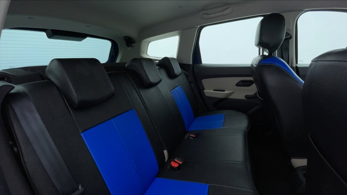 RENAULT DUSTER-Right Side Door Cabin View
