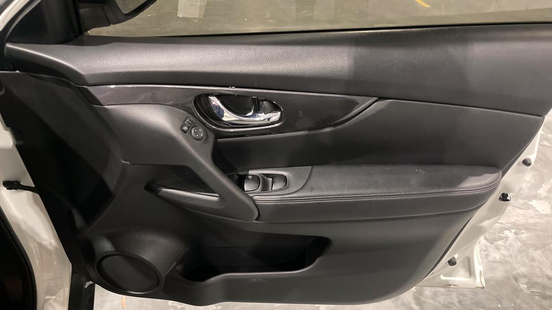 2020 Nissan X-trail St (4x4), Automatic, 94974 km, Speaker View