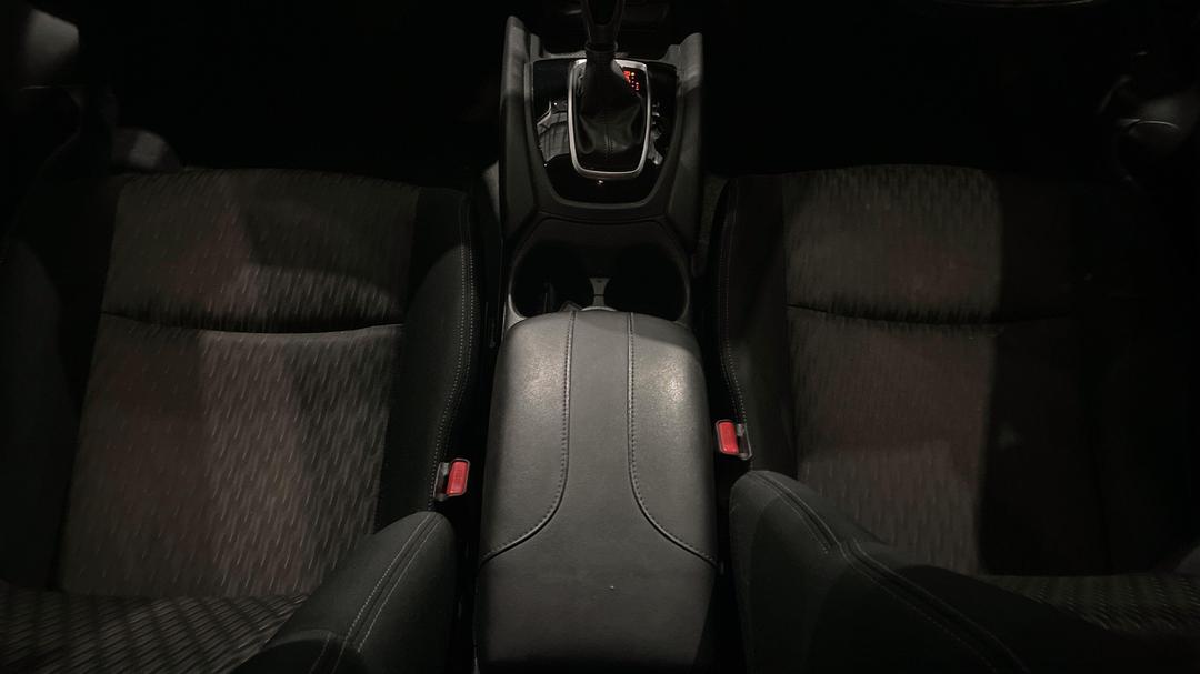 2020 Nissan X-trail St (4x4), Automatic, 94974 km, Center Console