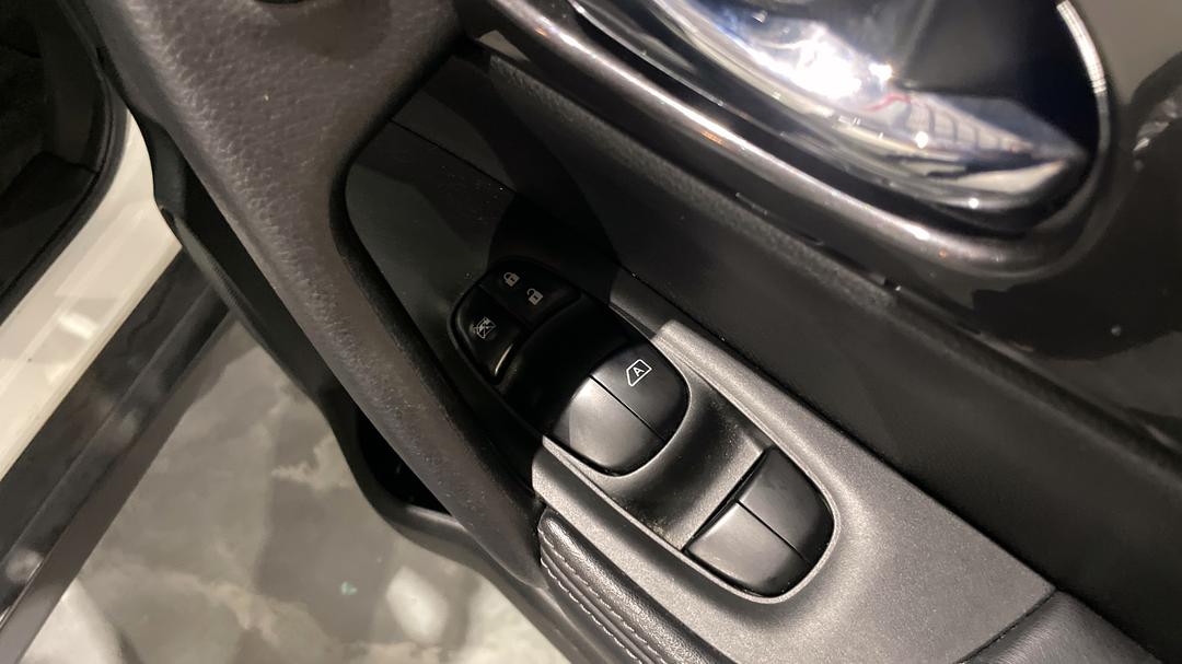 2020 Nissan X-trail St (4x4), Automatic, 94974 km, Drivers Side Door Panel Controls