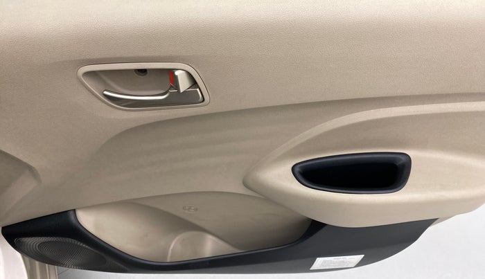 2019 Hyundai NEW SANTRO 1.1 SPORTZ MT CNG, CNG, Manual, 31,834 km, Driver Side Door Panels Control