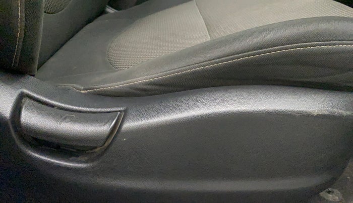 2017 Hyundai Creta E PLUS 1.6 PETROL, Petrol, Manual, 85,391 km, Driver Side Adjustment Panel