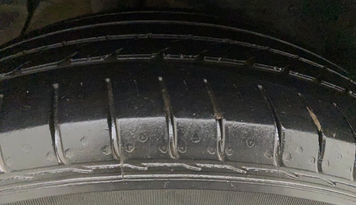 2017 Hyundai Creta E PLUS 1.6 PETROL, Petrol, Manual, 85,391 km, Right Front Tyre Tread