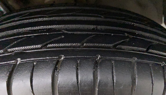 2013 Maruti Swift Dzire VXI, Petrol, Manual, 68,940 km, Left Rear Tyre Tread