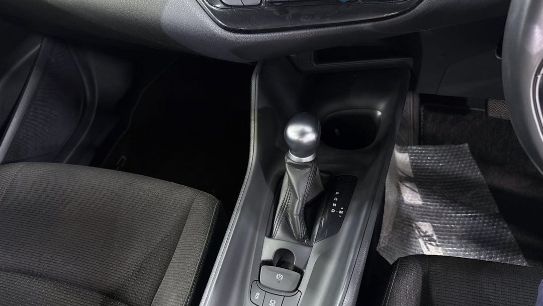 2019 Toyota C-HR (2WD), Automatic, 39020 km, Gear Lever 