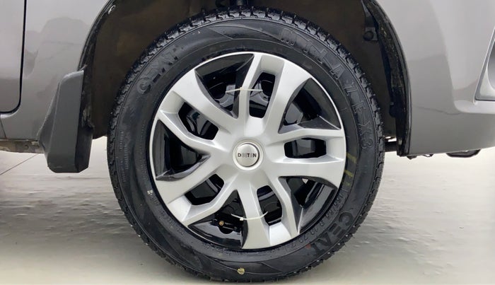 2016 Maruti Alto K10 VXI P, Petrol, Manual, 22,090 km, Right Front Tyre