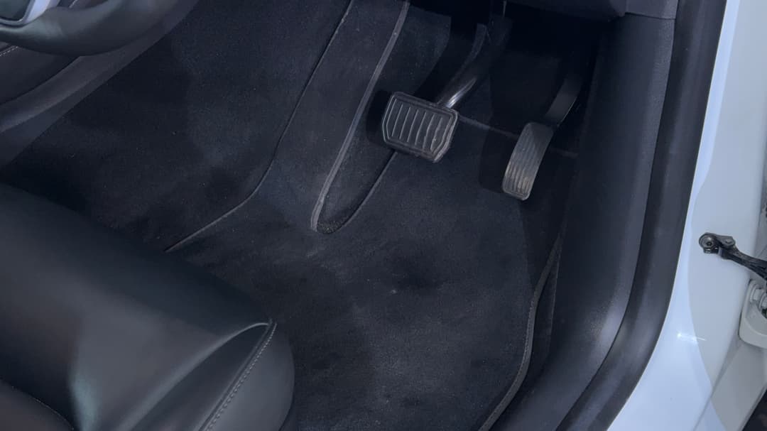 2023 Tesla Model Y Rear-wheel Drive, Automatic, 60579 km, Pedals and Footmat
