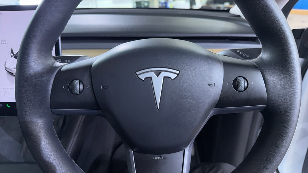 2023 Tesla Model Y Rear-wheel Drive, Automatic, 60579 km, Utility Switches/Buttons