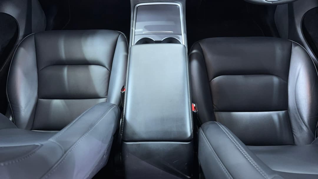 2023 Tesla Model Y Rear-wheel Drive, Automatic, 60579 km, Center Console
