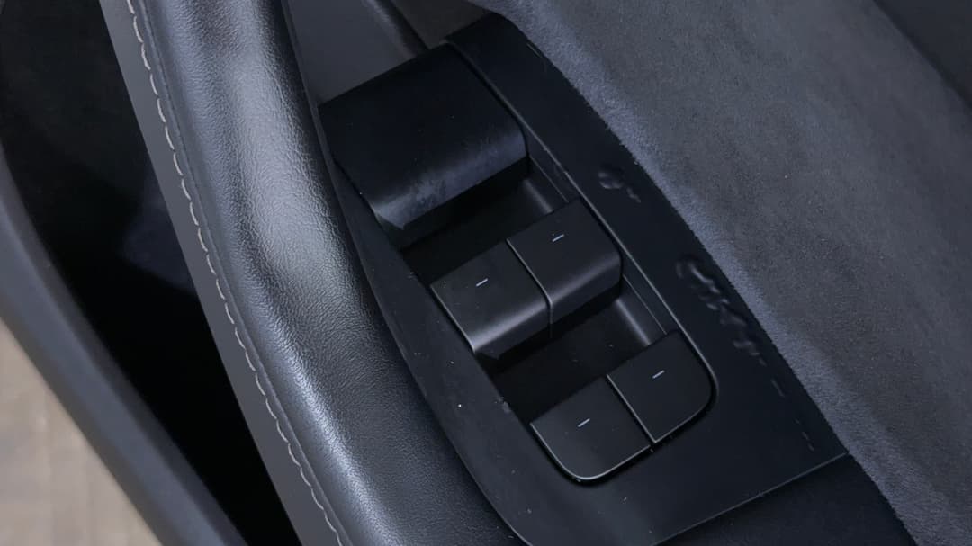 2023 Tesla Model Y Rear-wheel Drive, Automatic, 60579 km, Drivers Side Door Panel Controls