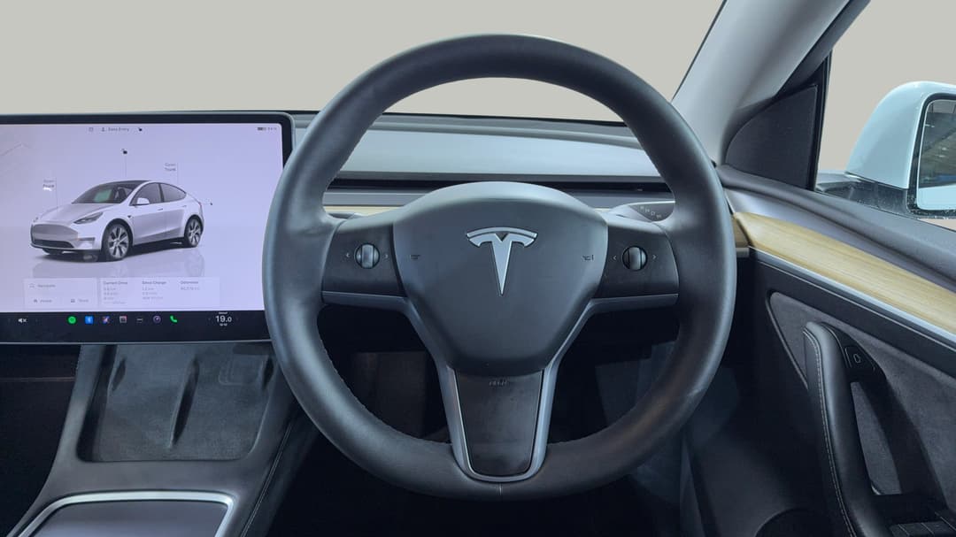 2023 Tesla Model Y Rear-wheel Drive, Automatic, 60579 km, Steering Wheel Close-up
