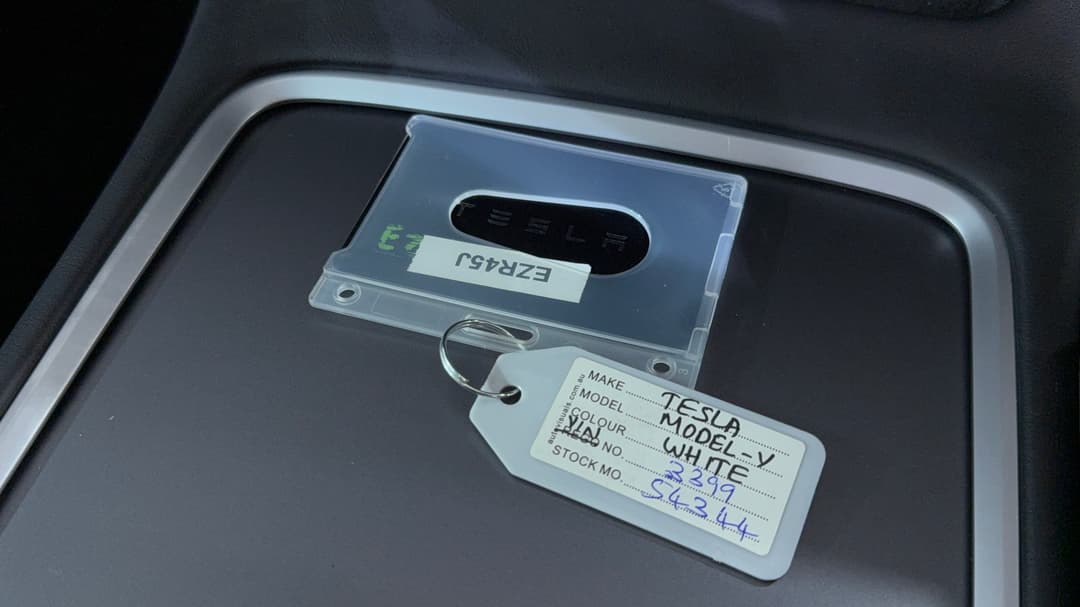 2023 Tesla Model Y Rear-wheel Drive, Automatic, 60579 km, Key Close-up