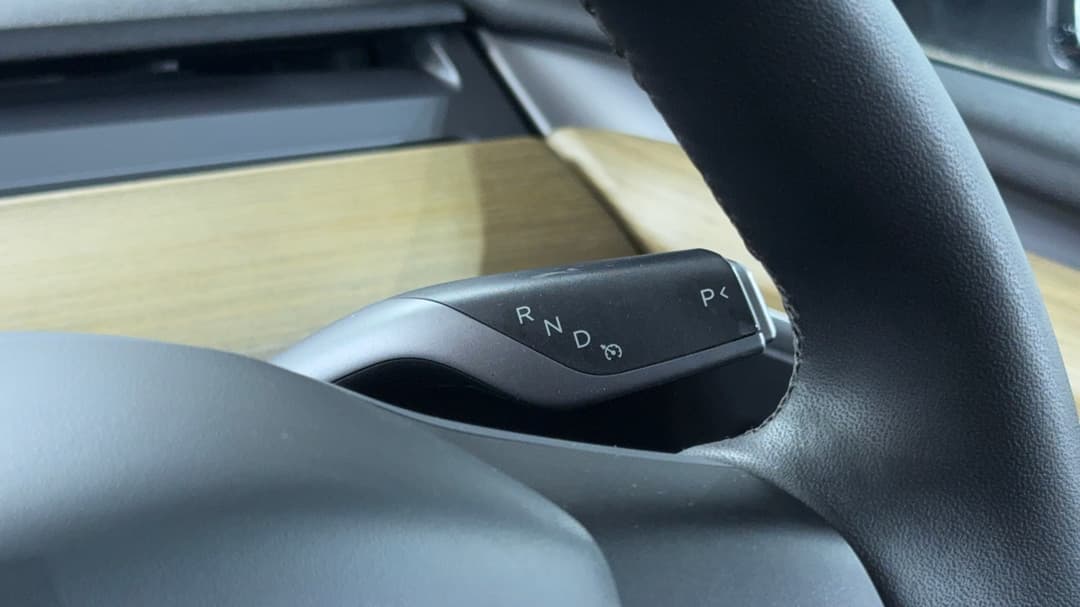 2023 Tesla Model Y Rear-wheel Drive, Automatic, 60579 km, Gear Lever 