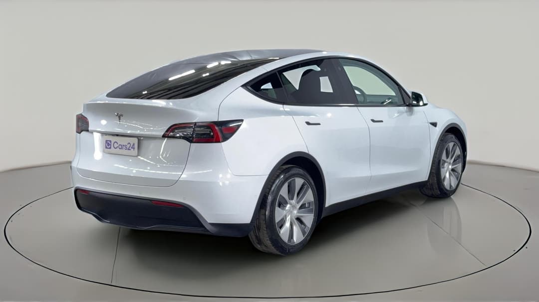 2023 Tesla Model Y Rear-wheel Drive, Automatic, 60579 km, Right Back Diagonal (45- Degree) View
