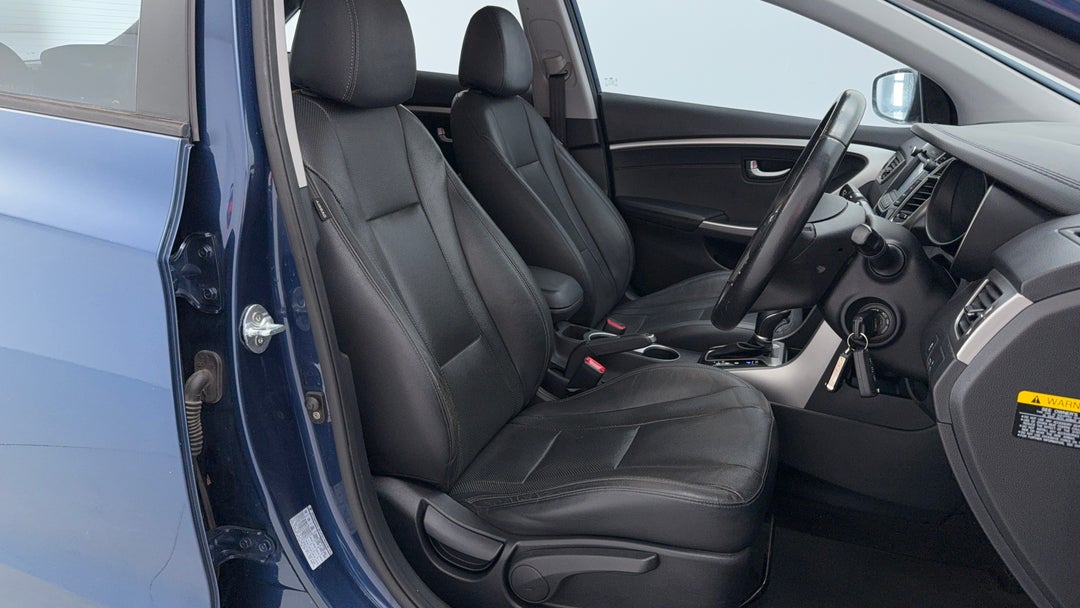 2014 Hyundai i30 Se, Automatic, 148790 km, Right Side Front Door Cabin View