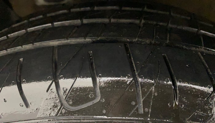 2017 Hyundai Creta E PLUS 1.6 PETROL, Petrol, Manual, 38,056 km, Left Front Tyre Tread
