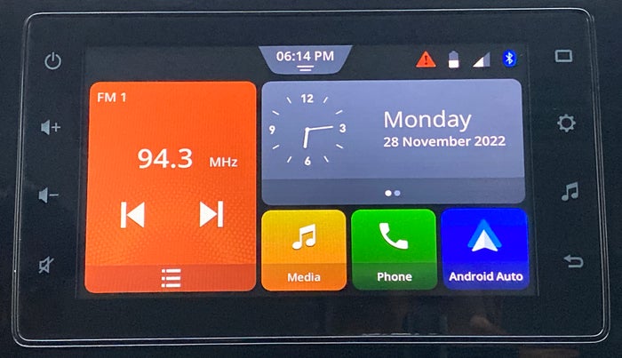 2019 Maruti XL6 ALPHA SHVS  MT, Petrol, Manual, 23,344 km, Apple CarPlay and Android Auto