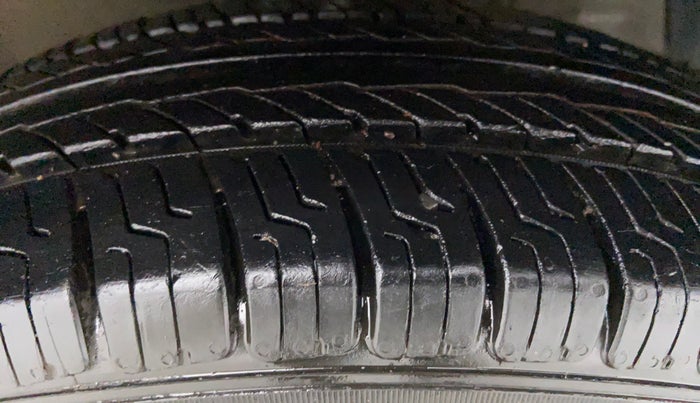 2014 Maruti Swift Dzire VXI 1.2 BS IV, Petrol, Manual, 40,981 km, Right Front Tyre Tread